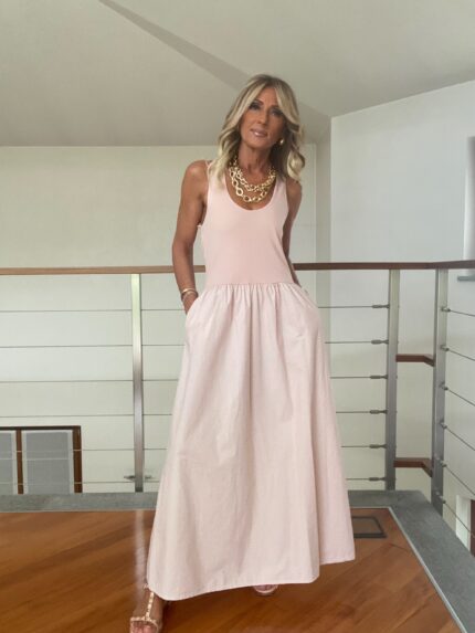 Abito Lungo con Scollatura all'Americana