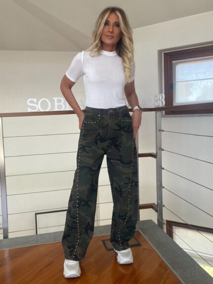 Jeans Camouflage con Borchie